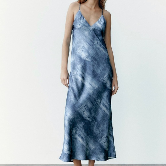 BNWT PRINTED SATIN EFFECT SLIP DRESS XS - Picture 2 of 6